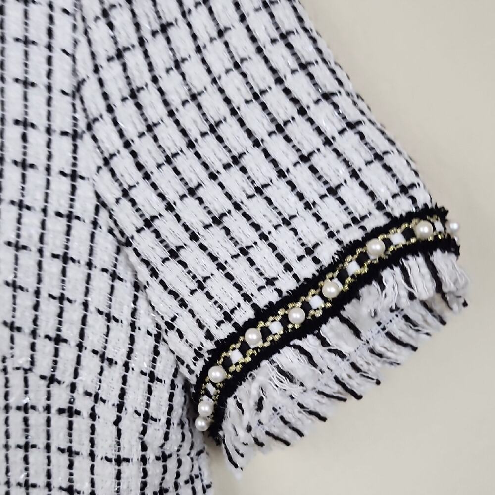 Elegant White and Black XS Sparkling Tweed Dress - Picture 8 of 17